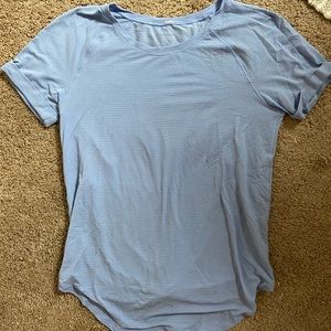 Lululemon t-shirt. Size 6/8